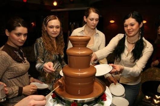 Шоколадный фонтан для свадьбы