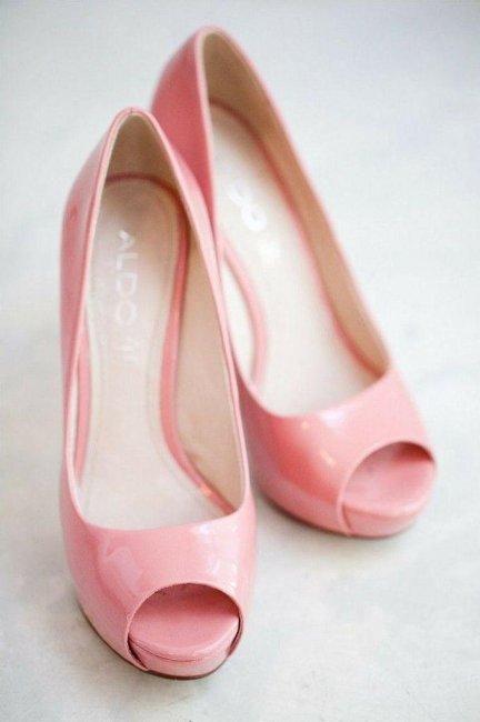 Туфли невесты в цвете Rose Quartz