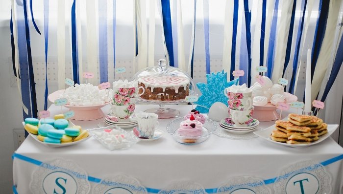 Десертный стол для свадебного банкета