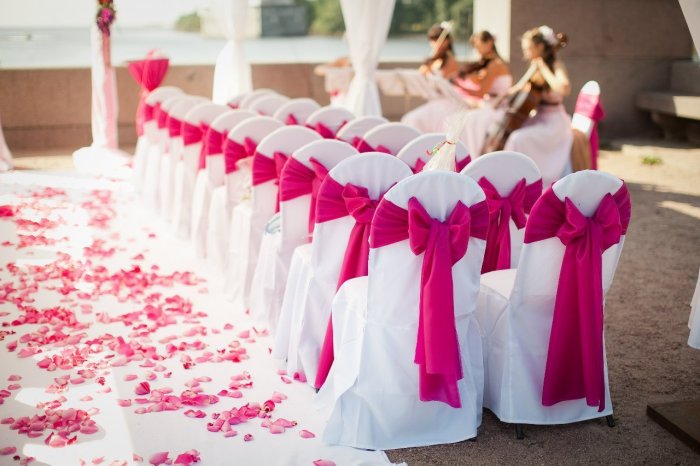 Свадьба 2019 с яркими розовыми акцентами