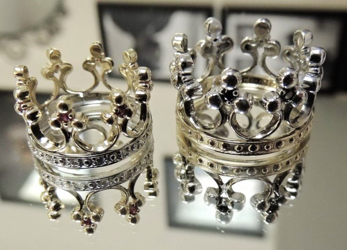 обручальные кольца в виде короны