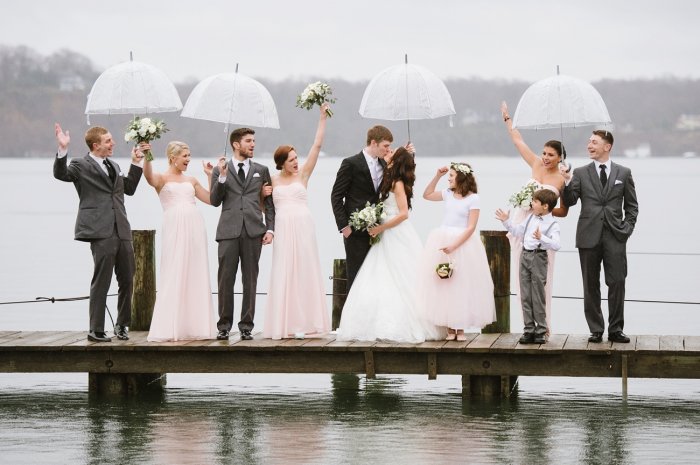 Зонтики для гостей на свадьбе