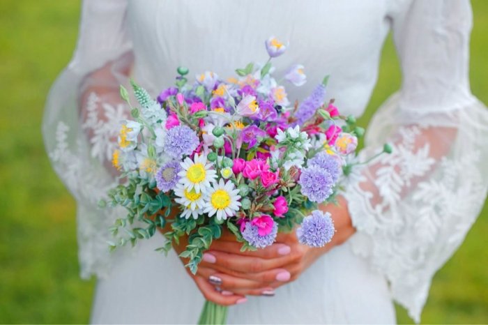 Сезонные цветы для свадебного букета